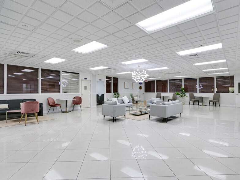 More Photos Of 2801 Greene St, Hollywood Warehouse For Lease