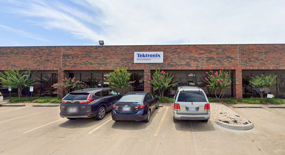 More Photos Of 4305 S Mingo Rd, Tulsa Unknown For Lease