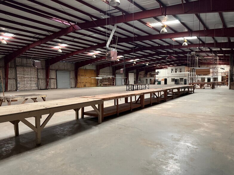 More Photos Of 1054 Goldenrod St, Leeds Warehouse For Sale