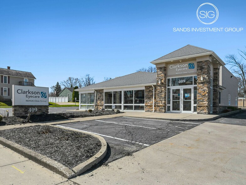 Primary Photo Of 409 N Court St, Medina Freestanding For Sale