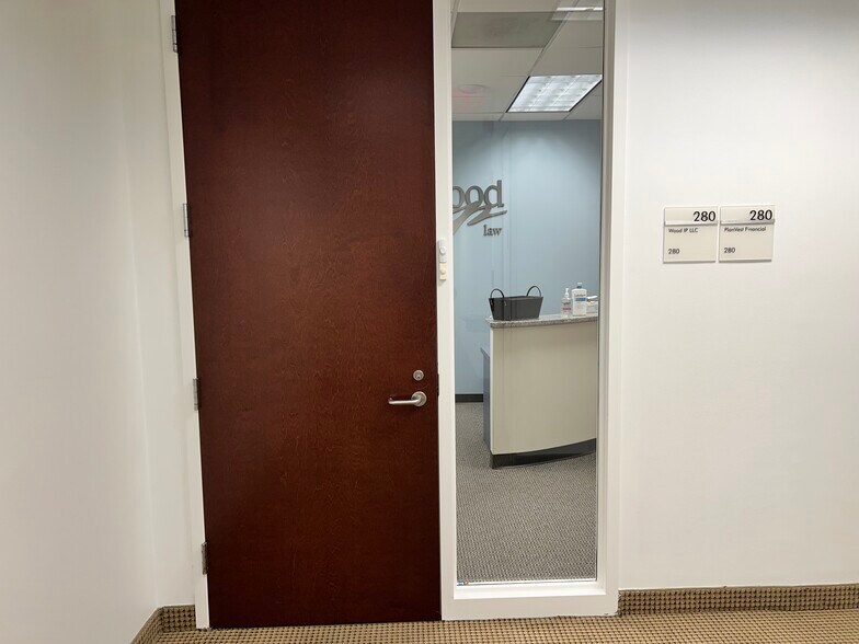 More Photos Of 555 Quince Orchard Rd, Gaithersburg Office For Lease