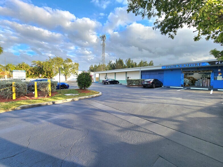 More Photos Of 4410 Peters Rd, Plantation General Retail For Sale