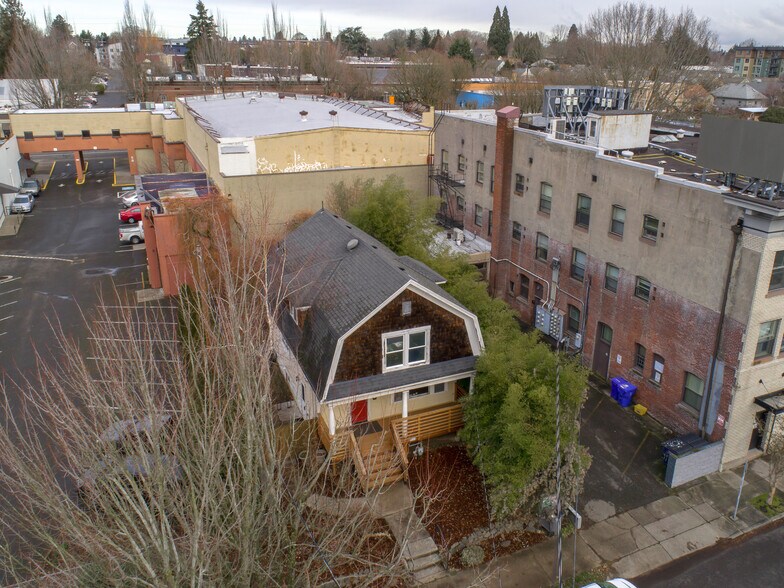 More Photos Of 317 NE Sacramento St, Portland Office For Sale