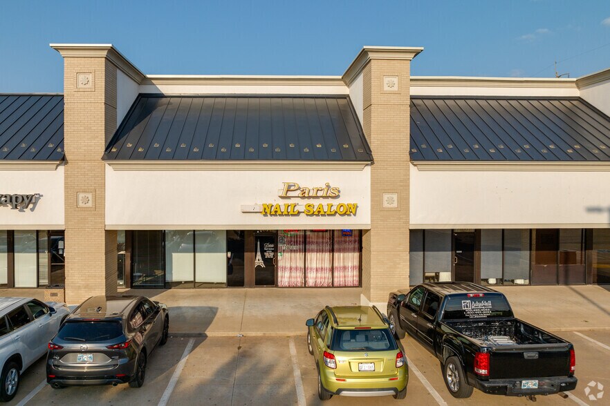 More Photos Of 8255 N Rockwell Ave, Oklahoma City Unknown For Lease