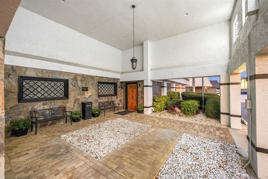 More Photos Of 525 N Harbor City Blvd, Melbourne Office For Sale