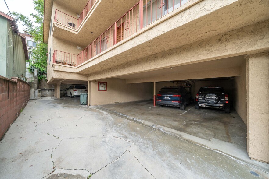 More Photos Of 2421 N Beachwood Dr, Los Angeles Multifamily For Sale