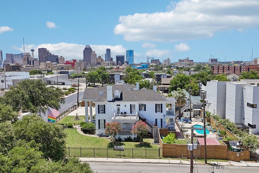 More Photos Of 421 Howard St, San Antonio Hospitality For Sale