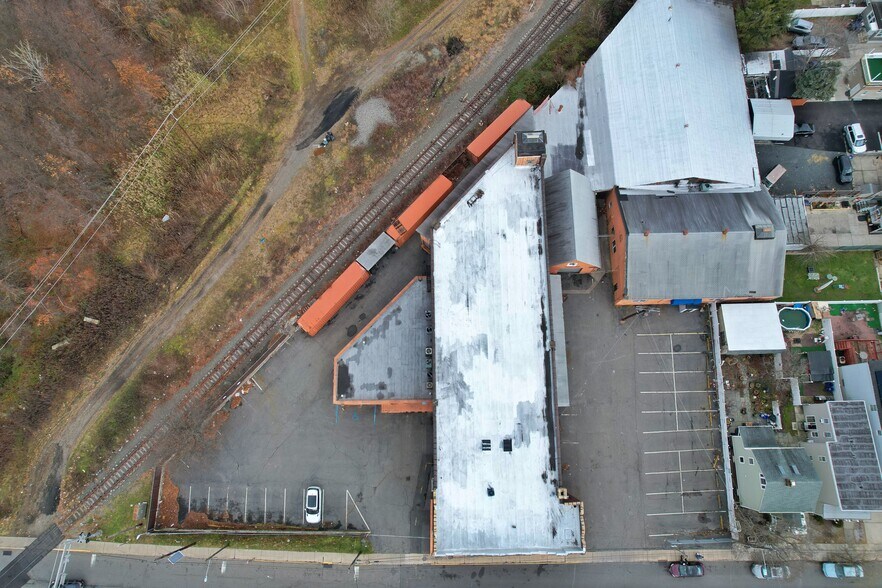 More Photos Of 224 Washington St, Perth Amboy Warehouse For Lease