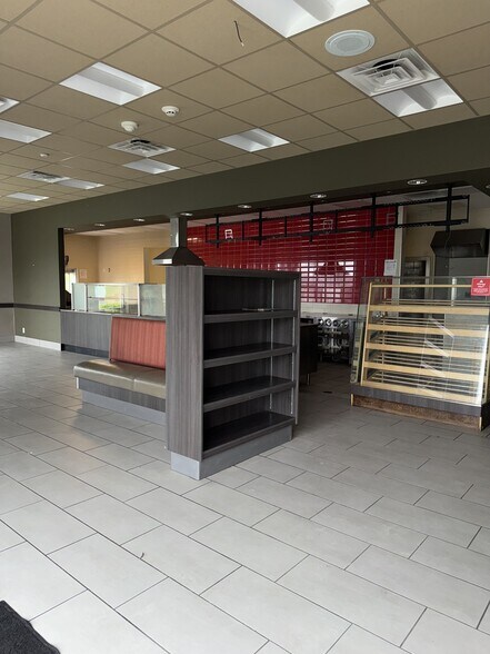 More Photos Of 3941 Broadway St, Cheektowaga Freestanding For Sale