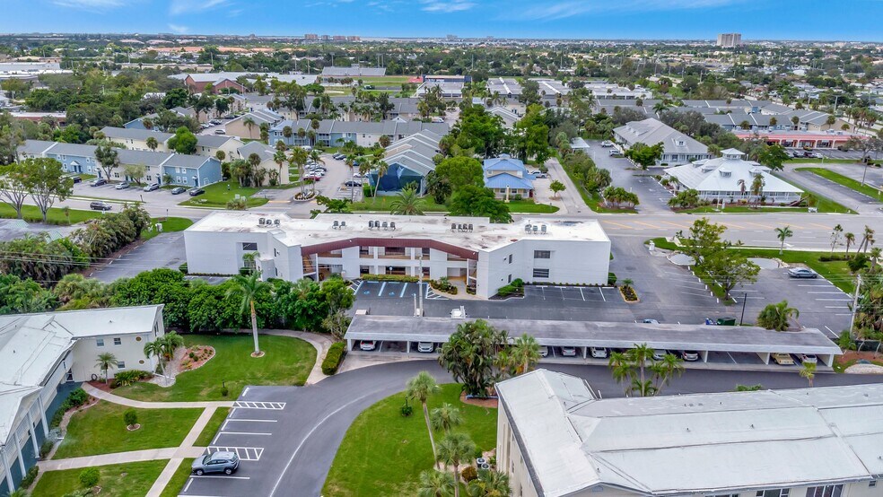 More Photos Of 6719 Winkler Rd, Fort Myers Office For Lease