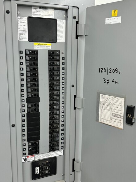 More Photos Of 758 Calle Plano, Camarillo Warehouse For Lease