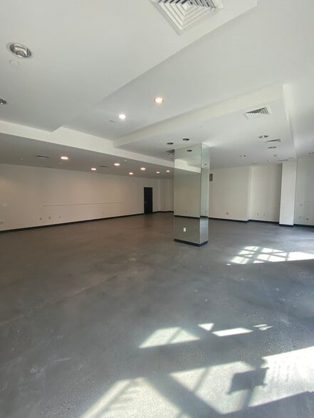 More Photos Of 333-347 NW 9th Ave, Portland Apartments For Sale