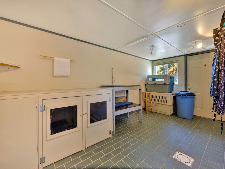 More Photos Of 44434 SE Coalman Rd, Sandy Light Manufacturing For Sale