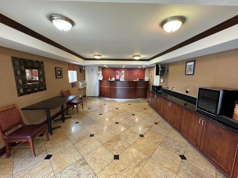 More Photos Of 2474 N Columbia St, Milledgeville Hotel For Sale