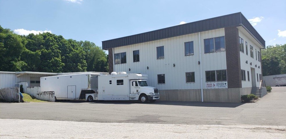 More Photos Of 50 Miry Brook Rd, Danbury Warehouse For Sale