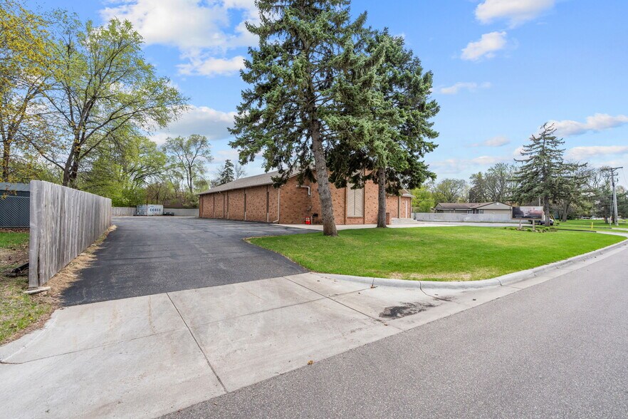 More Photos Of 6206 Lilac Dr N, Brooklyn Center Religious Facility For Sale