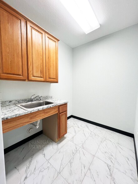 More Photos Of 1508 Dessau Ridge Ln, Austin Medical For Sale