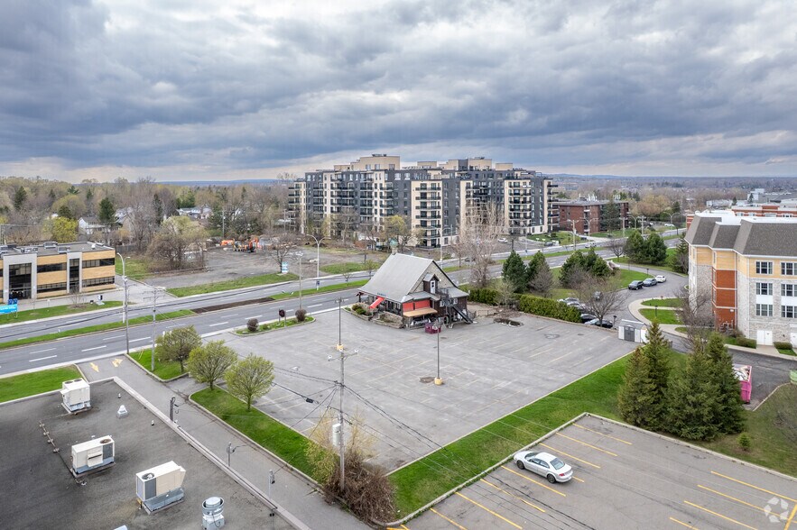 More Photos Of 4337 Boul Saint-Jean, Dollard-des-Ormeaux Restaurant For Sale