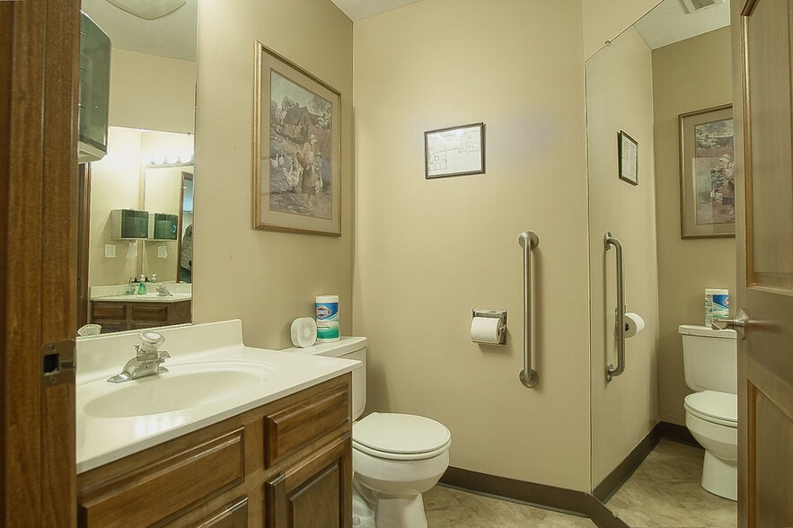 More Photos Of 1654 Mardon Dr, Dayton Medical For Sale