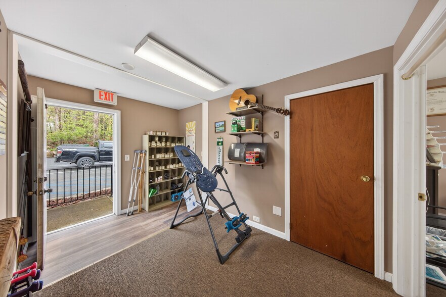 More Photos Of 187 Breakneck Rd, Highland Lakes Storefront Retail Residential For Sale