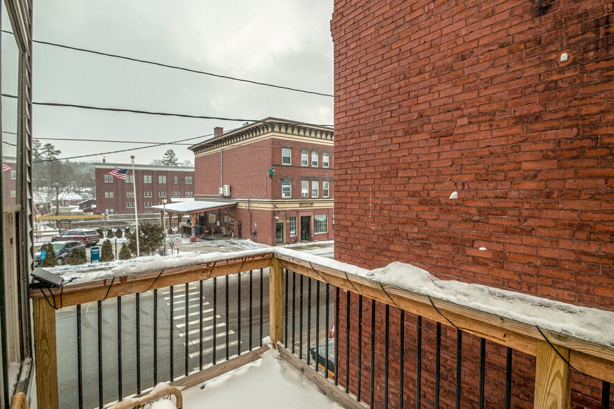 More Photos Of 12 Middle St, Lancaster Storefront Retail Residential For Sale