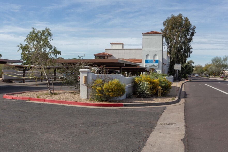 More Photos Of 1825-1845 E Northern Ave, Phoenix Office For Lease