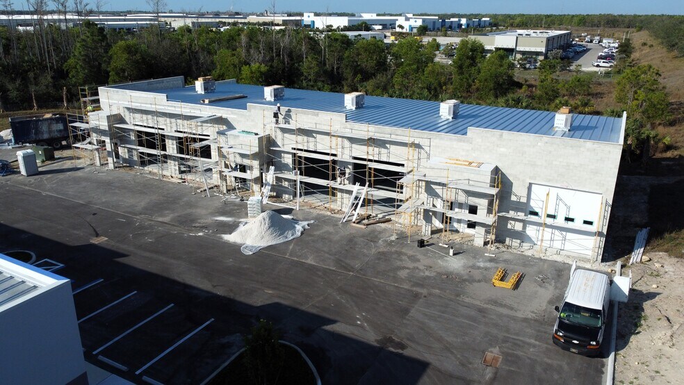 More Photos Of 16109 Lee Rd, Fort Myers Manufacturing For Sale
