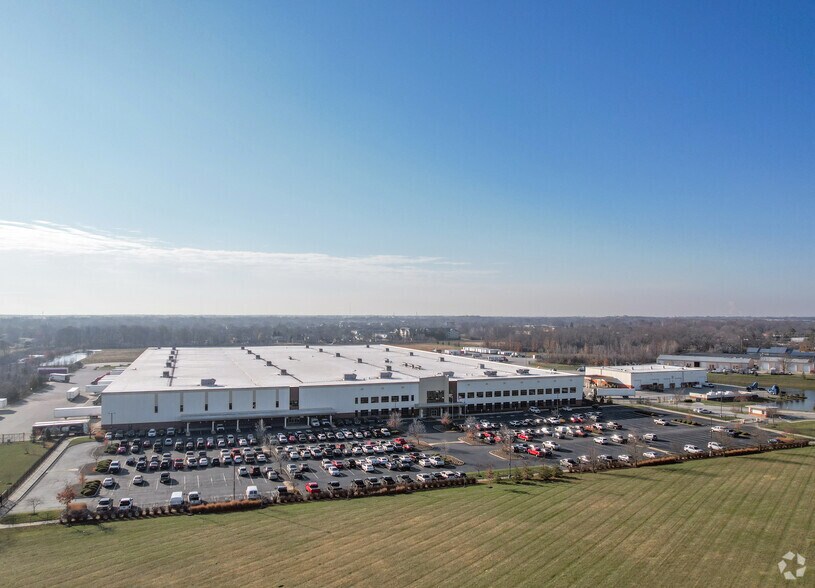 More Photos Of 9347 Pendleton Pike, Indianapolis Distribution For Lease