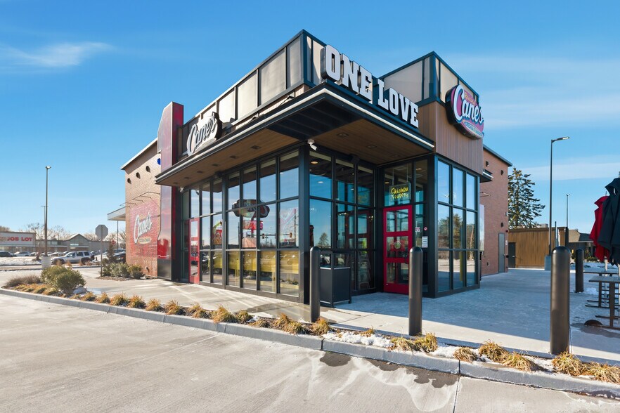 More Photos Of 323 William S Canning Blvd, Fall River Fast Food For Sale