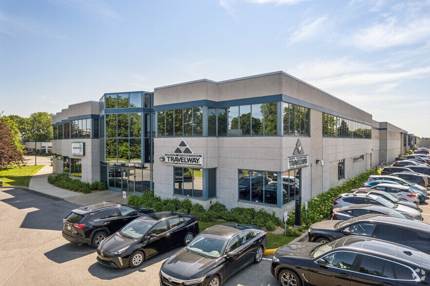 More Photos Of 4600-4612 Chemin Du Bois-Franc, Saint-Laurent Warehouse For Lease