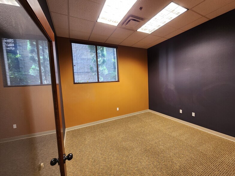 More Photos Of 180 Lithia Way, Ashland Office Residential For Sale