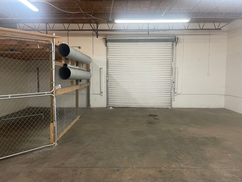 More Photos Of 5840 Ulmerton Rd, Clearwater Manufacturing For Lease