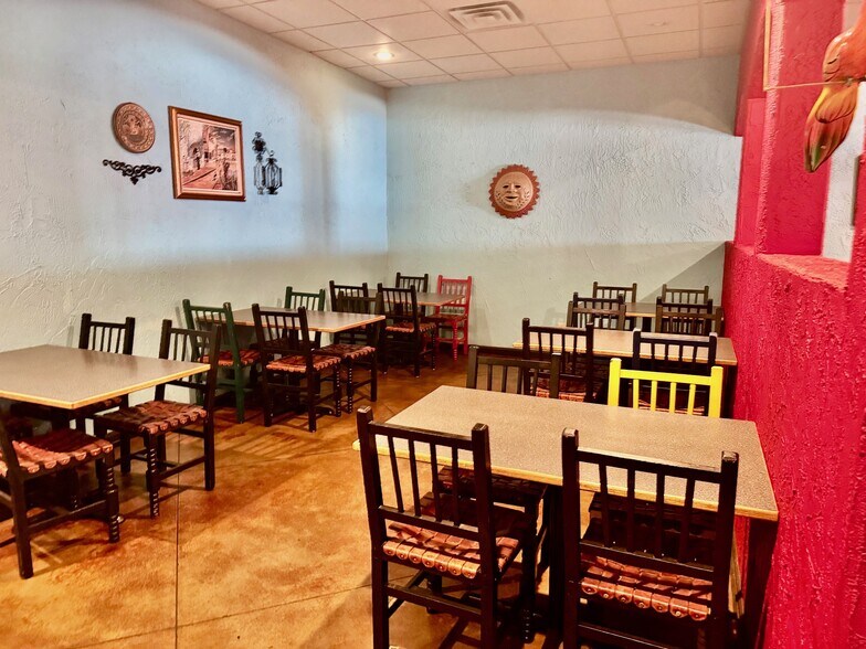 More Photos Of 200 N Central Ave, Parsons General Retail For Sale