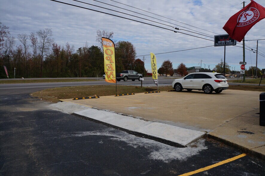 More Photos Of 33922 US Highway 280, Childersburg General Retail For Sale