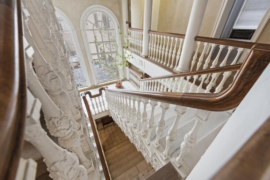 More Photos Of 8469 E Jefferson Ave, Detroit Office Residential For Sale