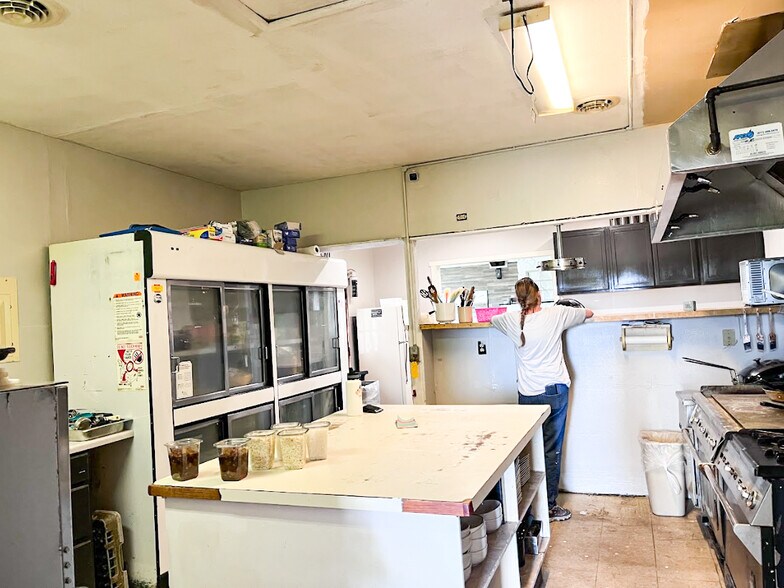 More Photos Of 87275 County Hwy 9-28, Christmas Valley Hotel For Sale