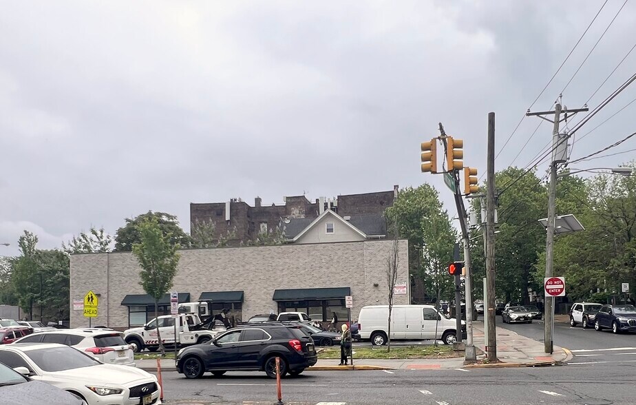 More Photos Of 2380 John F Kennedy Blvd, Jersey City Convenience Store For Sale
