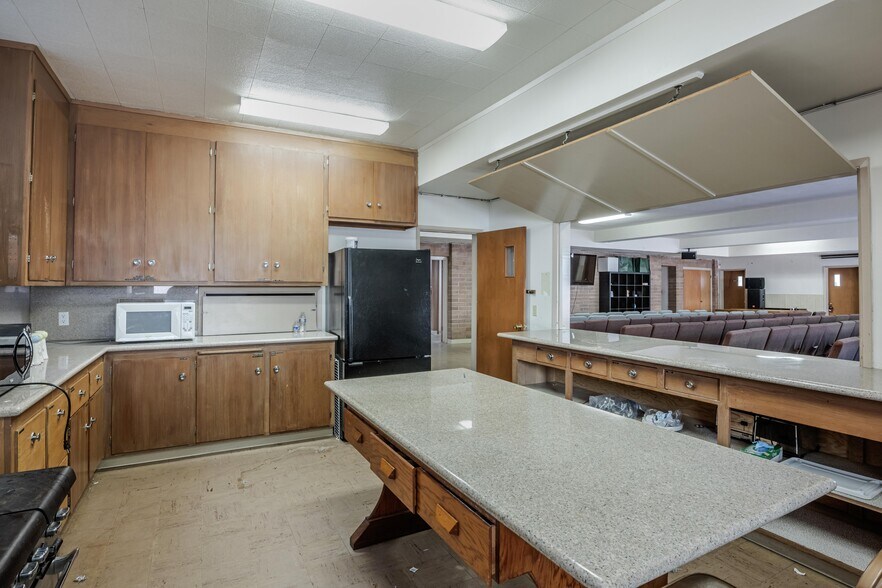 More Photos Of 4677 Tompkins Ave, Oakland Religious Facility For Sale