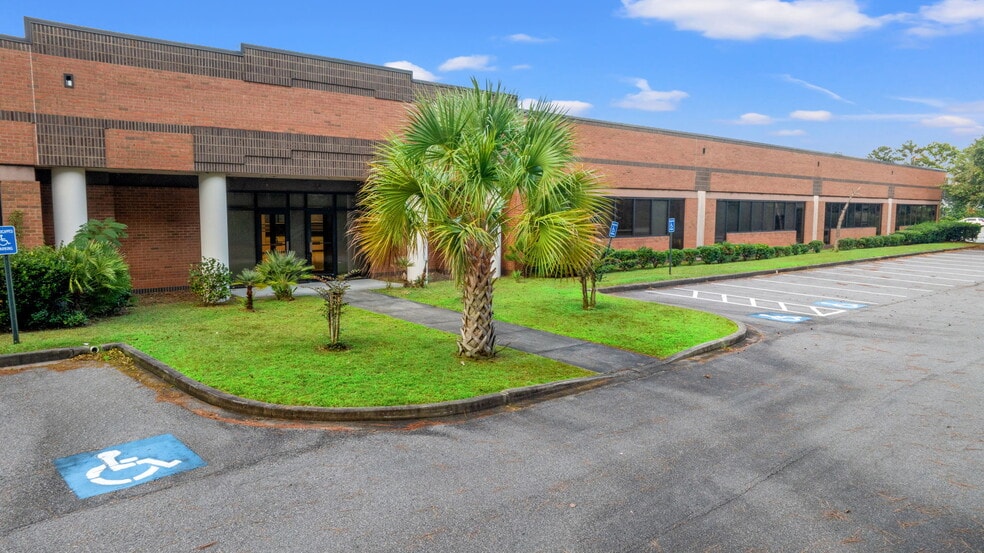 More Photos Of 8733 Highway 17 Byp S, Myrtle Beach Office For Lease
