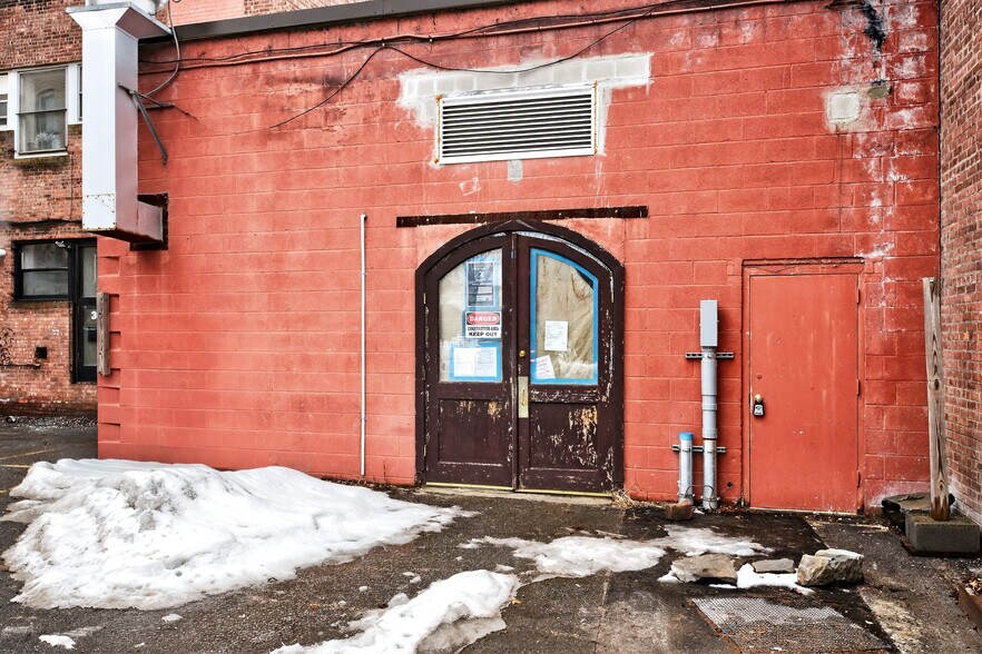 More Photos Of 316 Wall St, Kingston Storefront Retail Residential For Lease