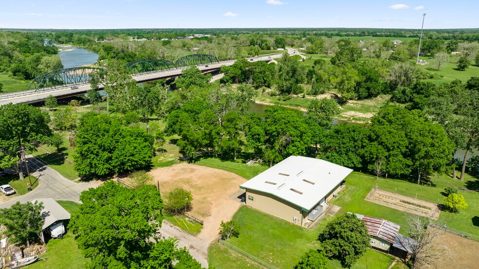 More Photos Of 804 Robson St, Columbus Specialty For Sale