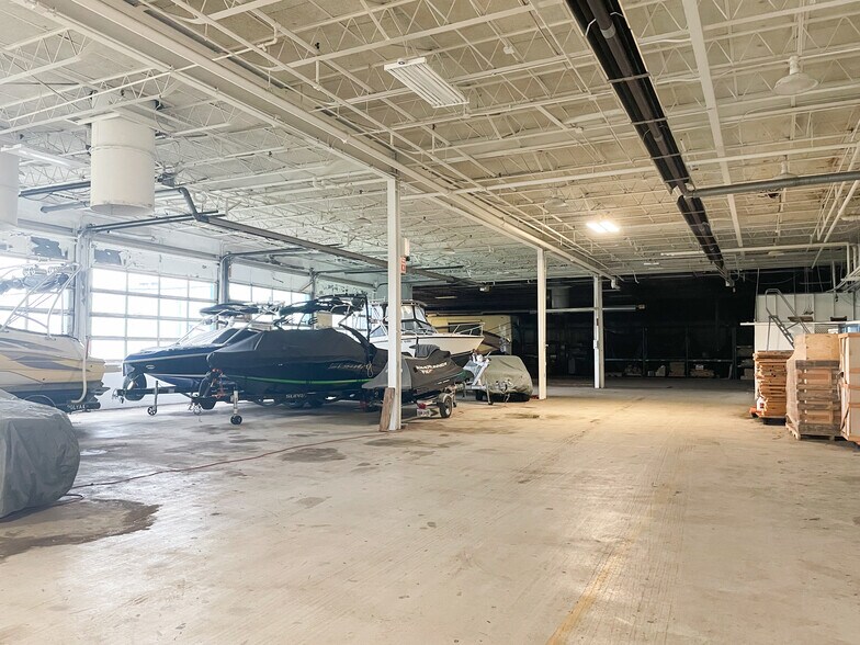 More Photos Of 7451 Terminal Dr, Lorain Truck Terminal For Sale