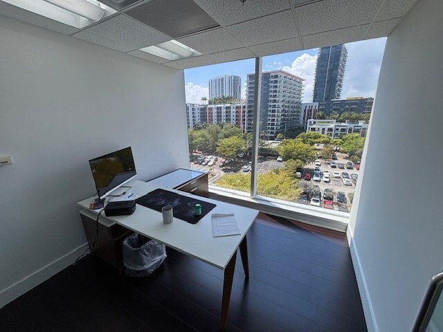 More Photos Of 3050 Biscayne Blvd, Miami Office For Lease