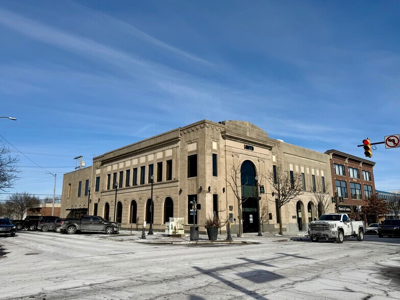 Primary Photo Of 103 Lincolnway, Valparaiso Storefront Retail Office For Lease