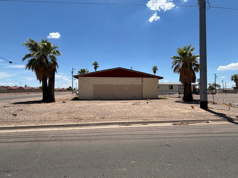 More Photos Of 419 E Alsdorf Rd, Eloy Warehouse For Sale