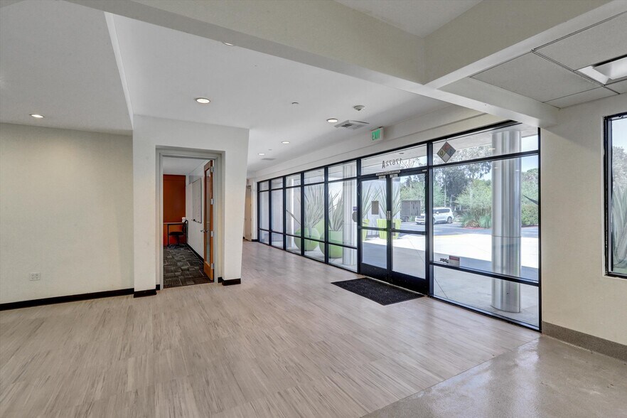 More Photos Of 17672 Cowan, Irvine Light Manufacturing For Lease