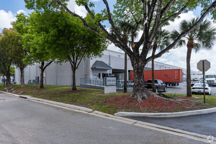 Primary Photo Of 2009 NW 79th Ave, Doral Warehouse For Lease