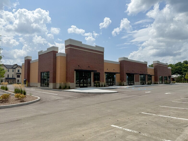 More Photos Of 17576 Alba Ln, Westfield Storefront For Lease