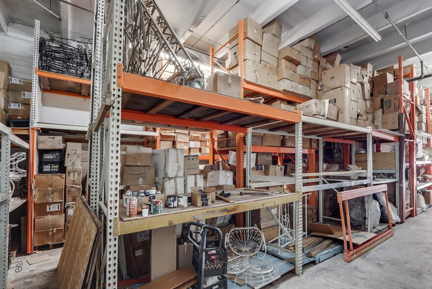 More Photos Of 6997 NW 50th St, Miami Warehouse For Lease