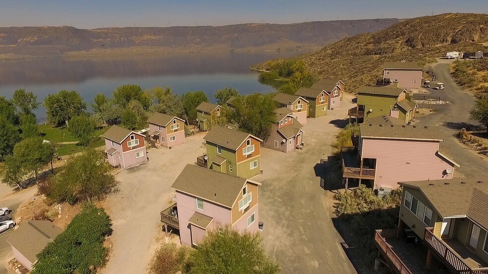 More Photos Of 57662 N Hwy 155 N, Electric City Hotel For Sale